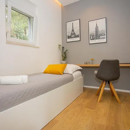 Amai Apartment *